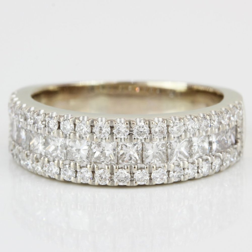 18k White Gold Princess & Round Diamond Bridal Anniversary Wedding Ring Band